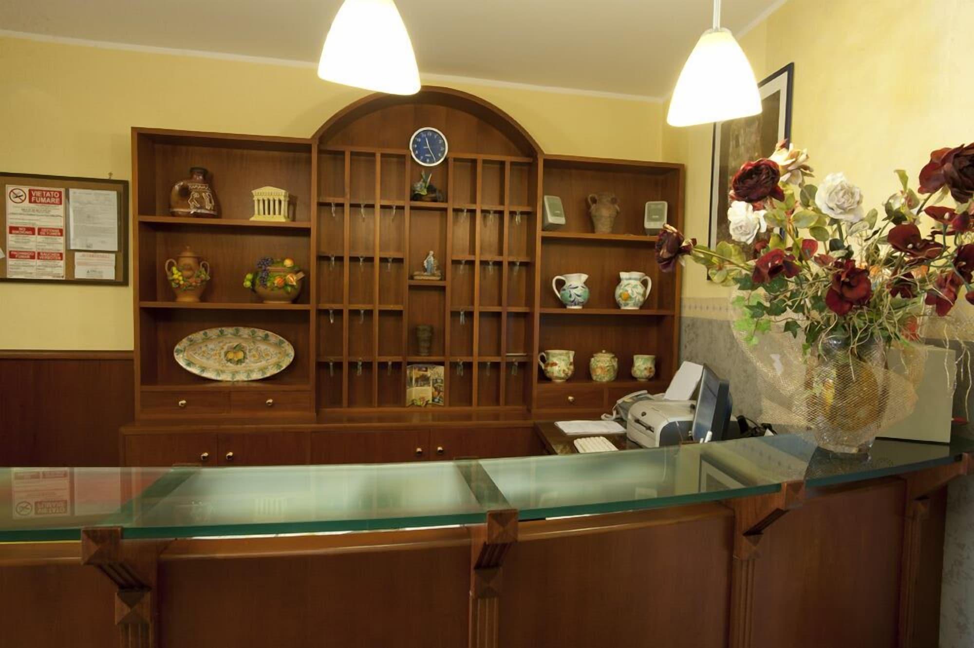 Hotel Columbia باليرمو المظهر الخارجي الصورة